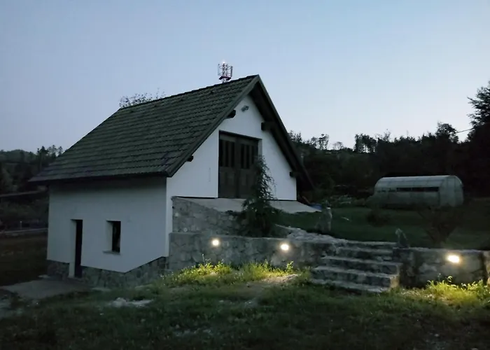 Tomo2 * 波斯托伊纳