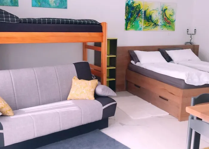 Tomo2 * 波斯托伊纳